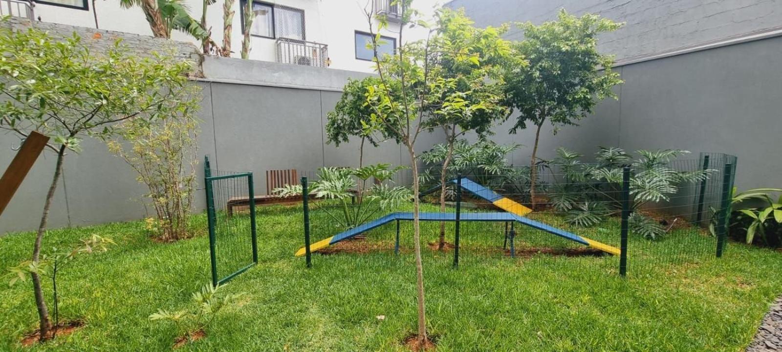 Em Moema Sp Apartamento
